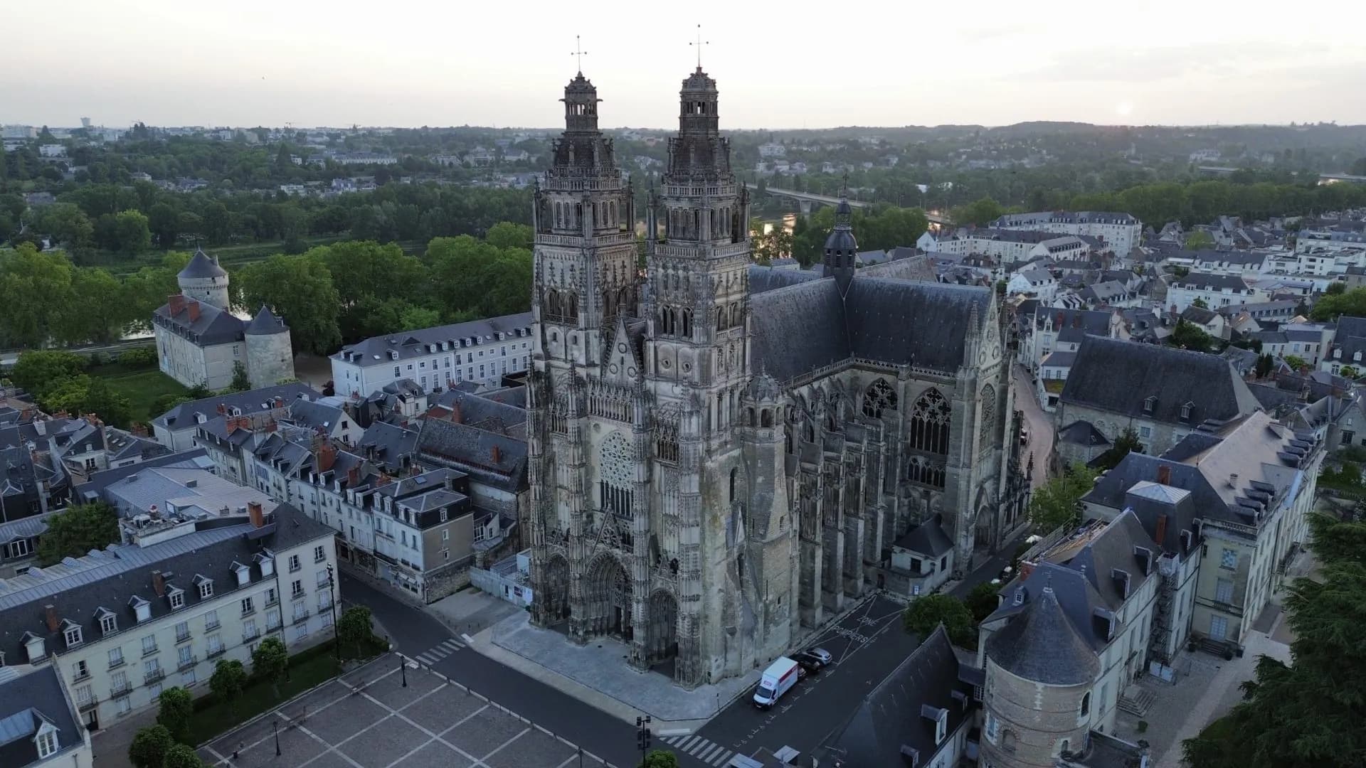 Gothic cathedral with twin towers overlooking the city of Saint-Gatien.