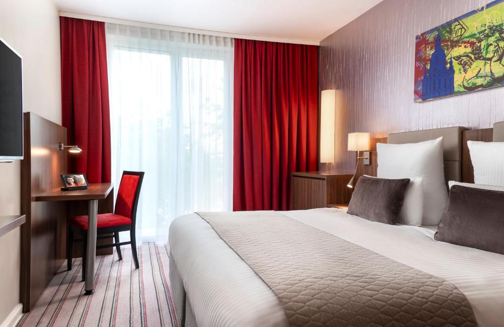 Dresden Hotel image 2