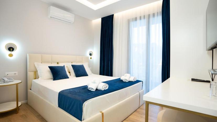 Sea Queen Luxury Hotel image 2