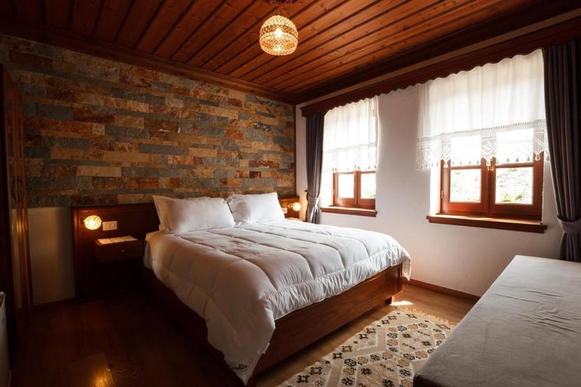 Hotel Pashai image 1