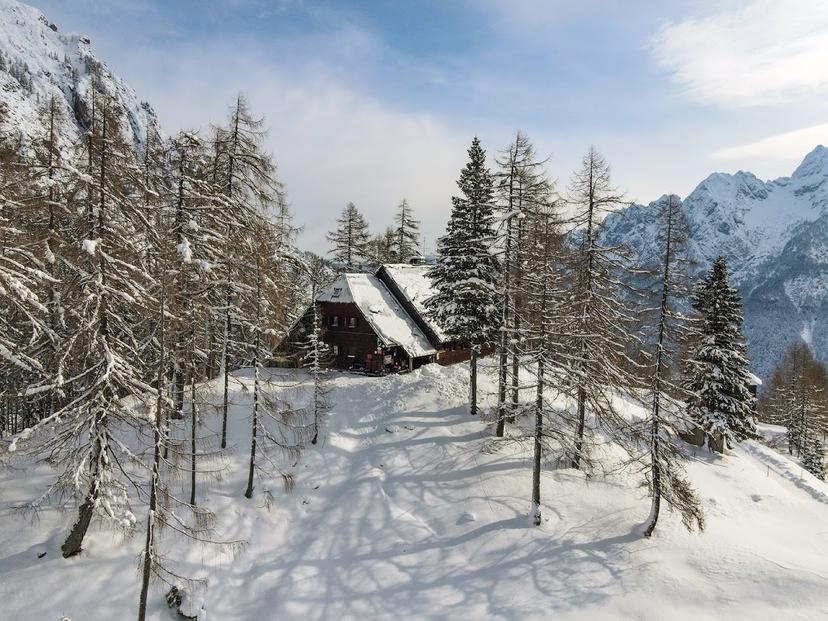 Erjavčeva Hütte image 1