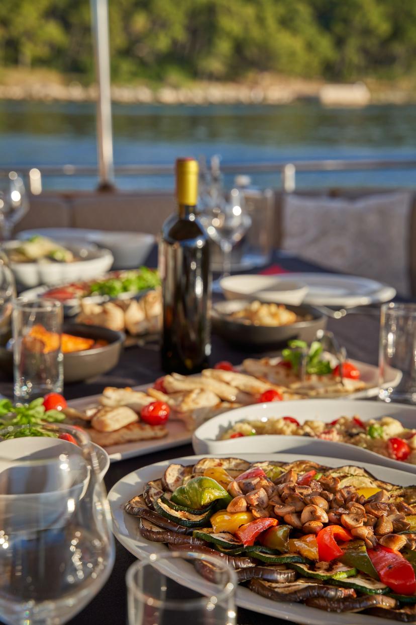 Cuisine Onboard  image 1