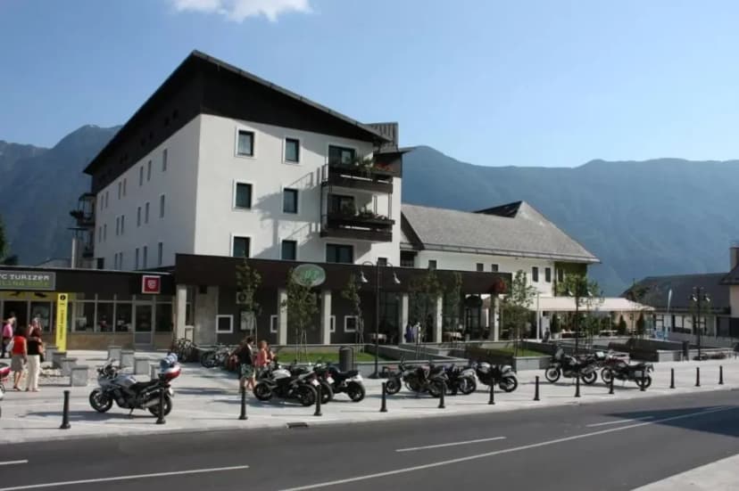 Alp Hotel image 1