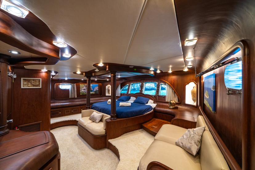 Master Cabin (x1) image 1