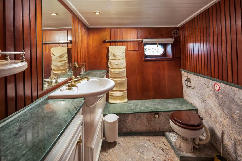 Double Cabin (x5) image 11