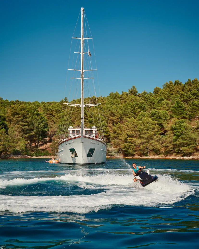 Water Toys & Tenders image 5