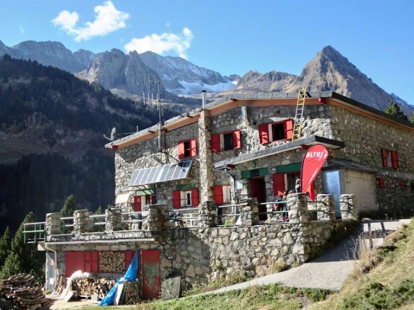 Refugio Estós image 1