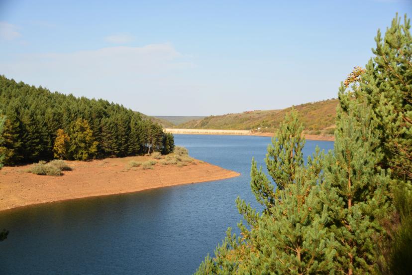 Uzquiza Reservoir image 1