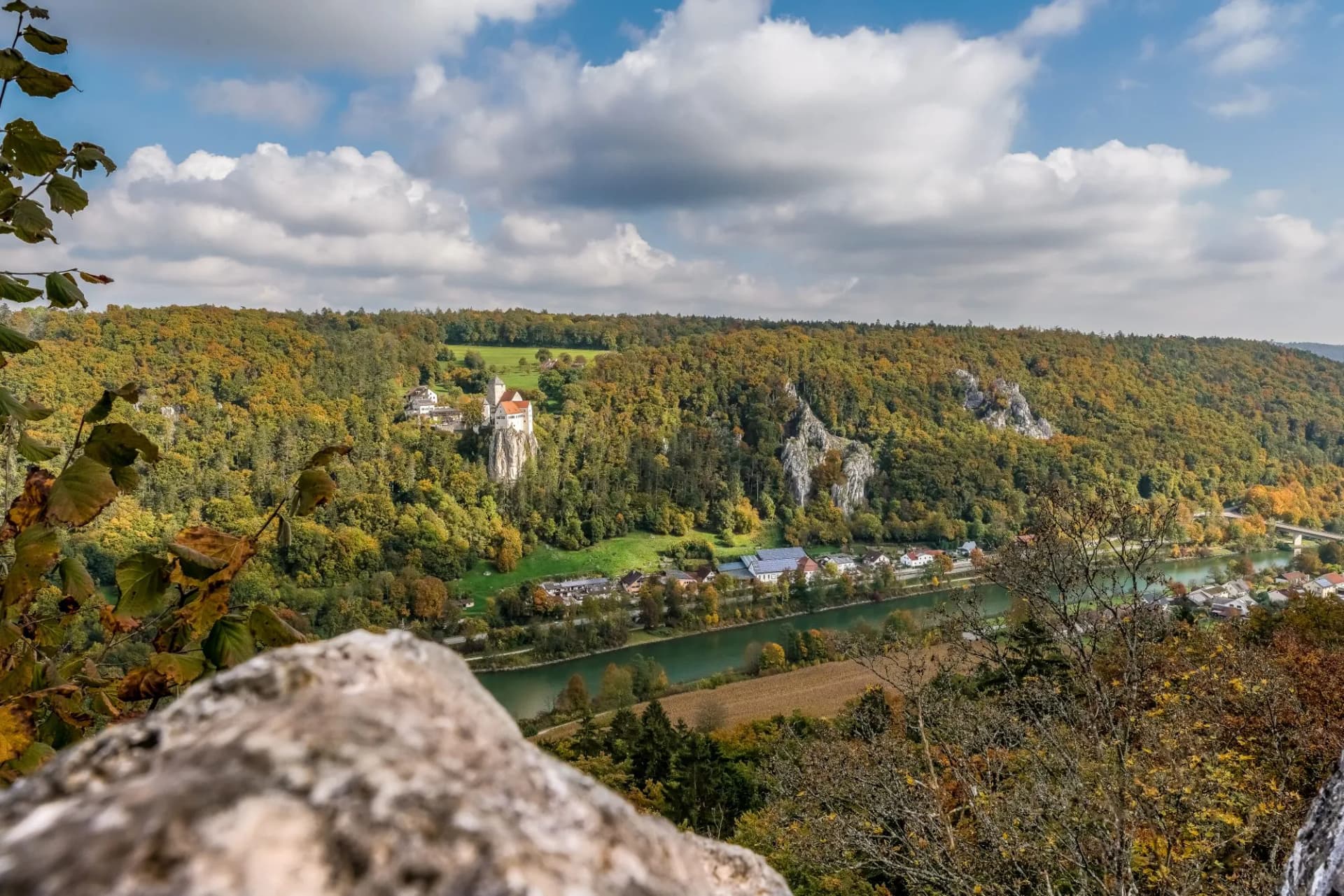 Altmühltal mit Burg Prunn