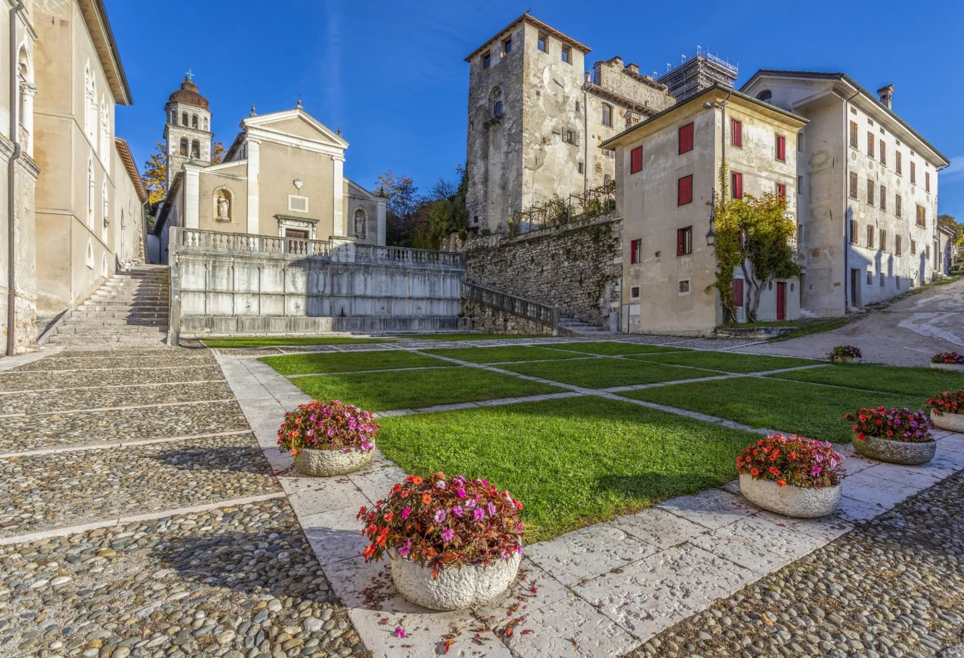 piazza maggiore Feltre