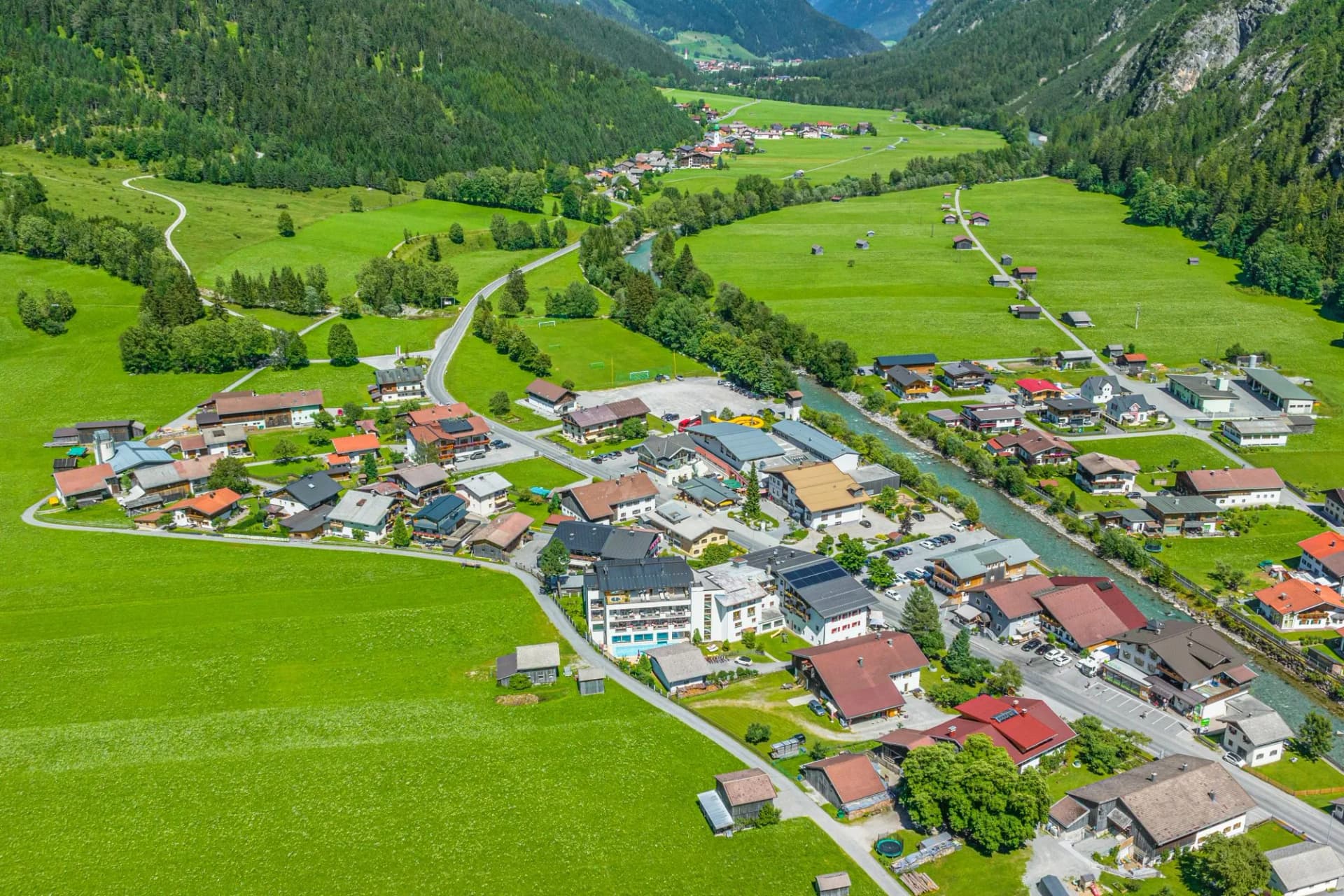 Ausblick die Gemeinde Steeg im Naturpark Tiroler Lechtal
