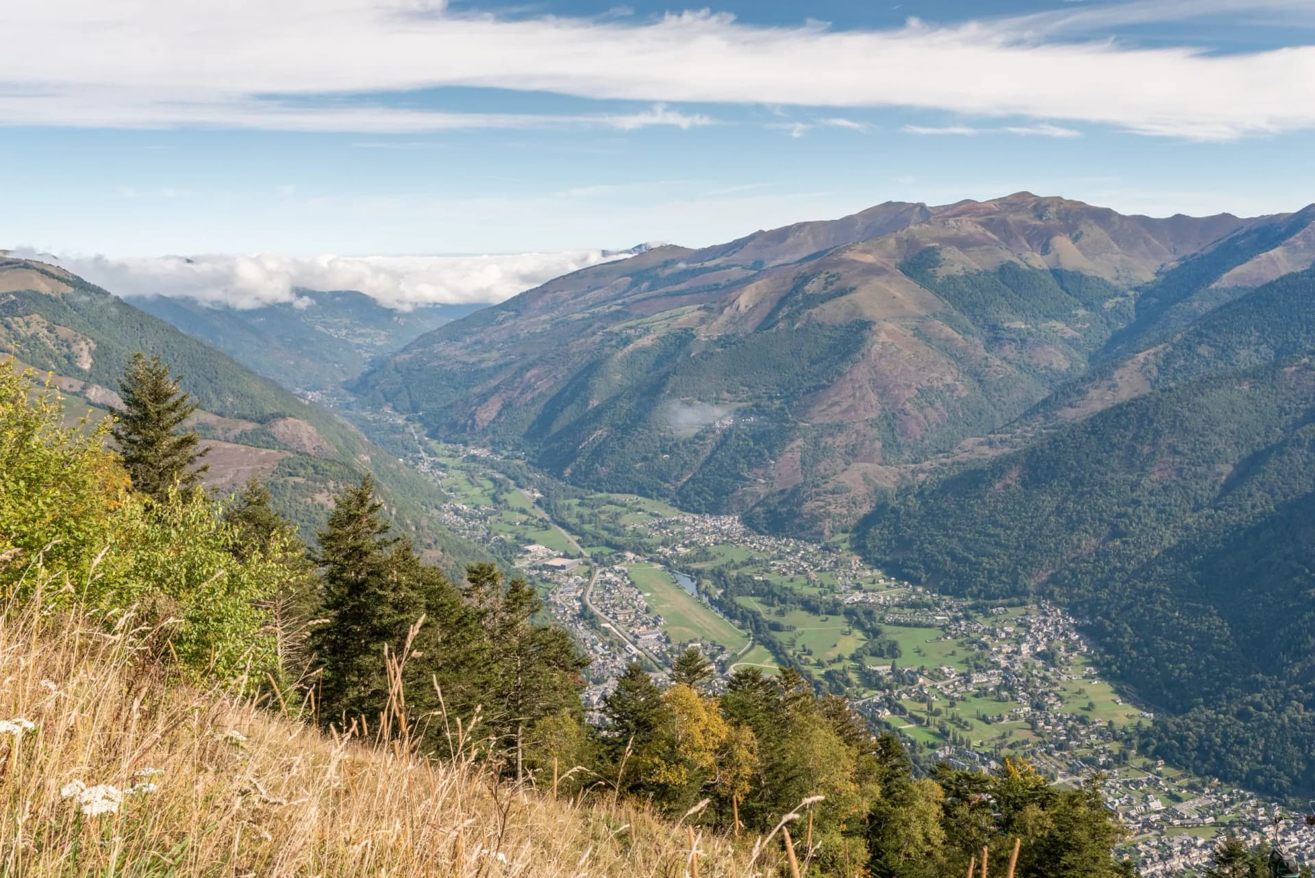 Vue de la vallée de luchon en France