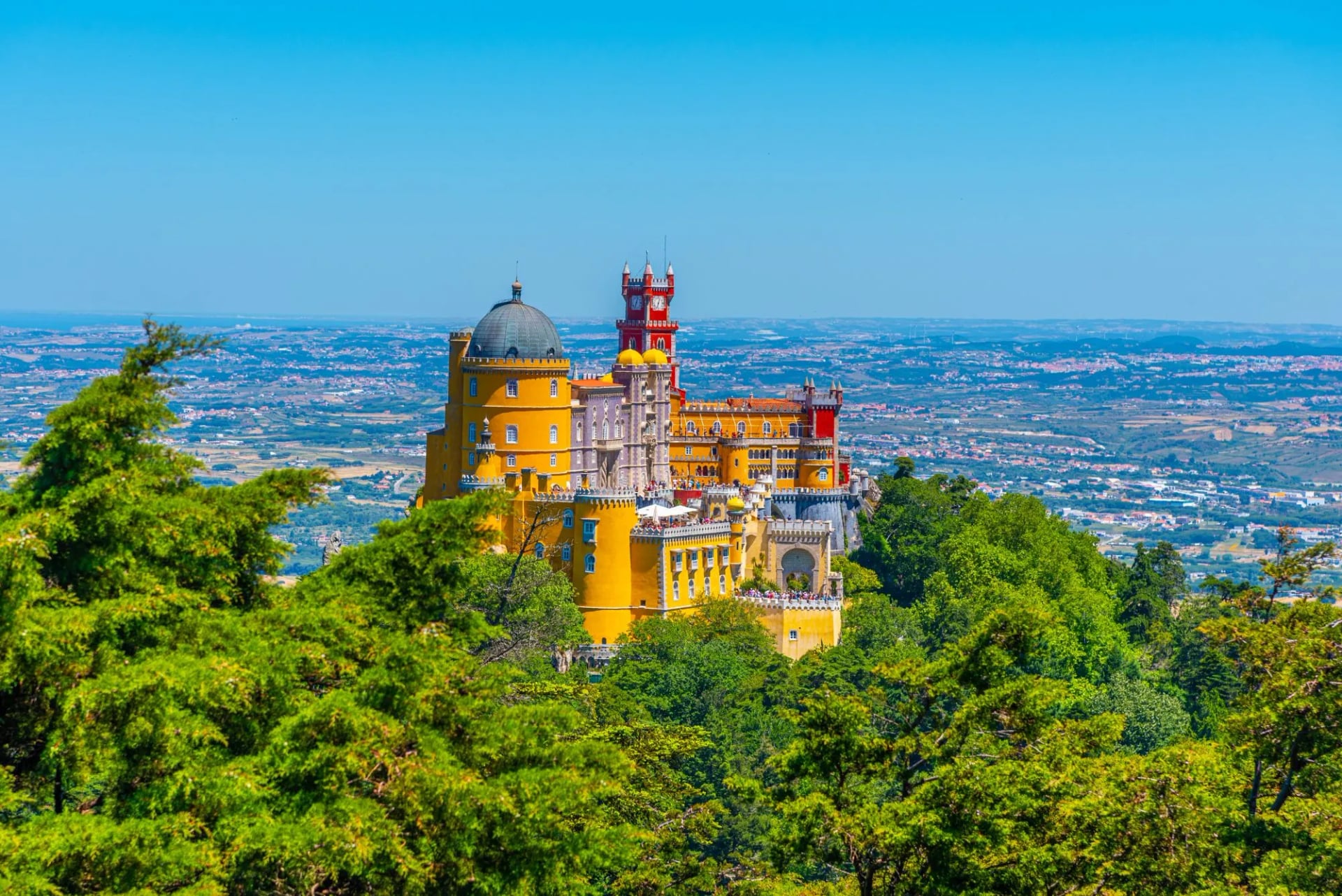 Fairytale palaces above Sintra