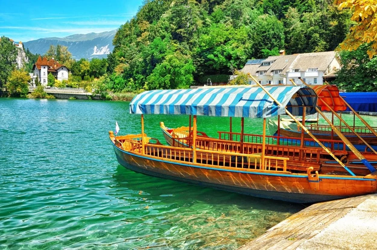 pletna boat at lake bled 1