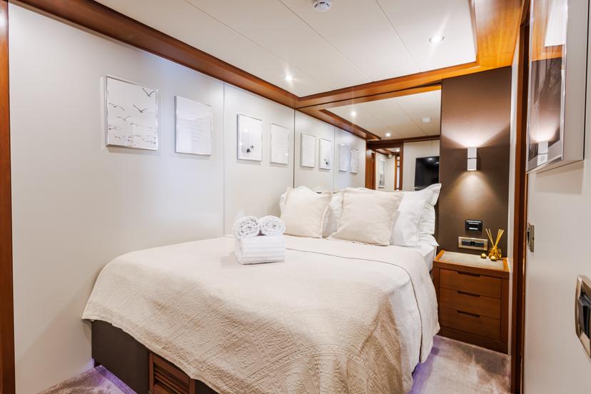 Double Cabin (x 1) image 1