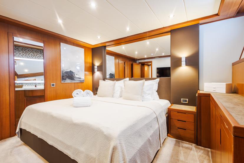 VIP Cabin (x 1) image 1