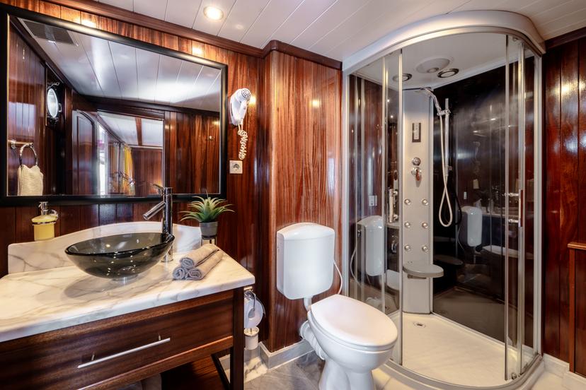 VIP Cabin (x3) image 4