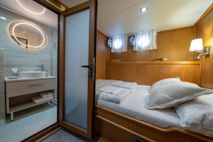 Double Cabin (x2) image 2