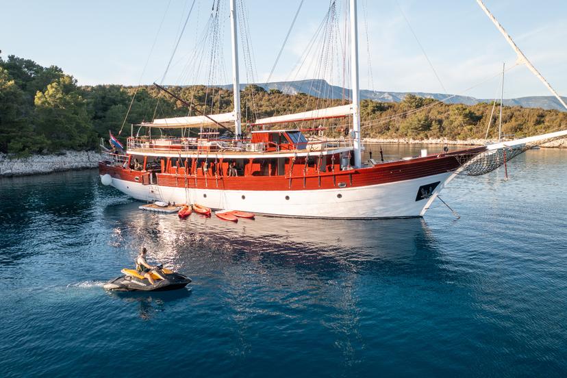 Water Toys & Tenders image 1