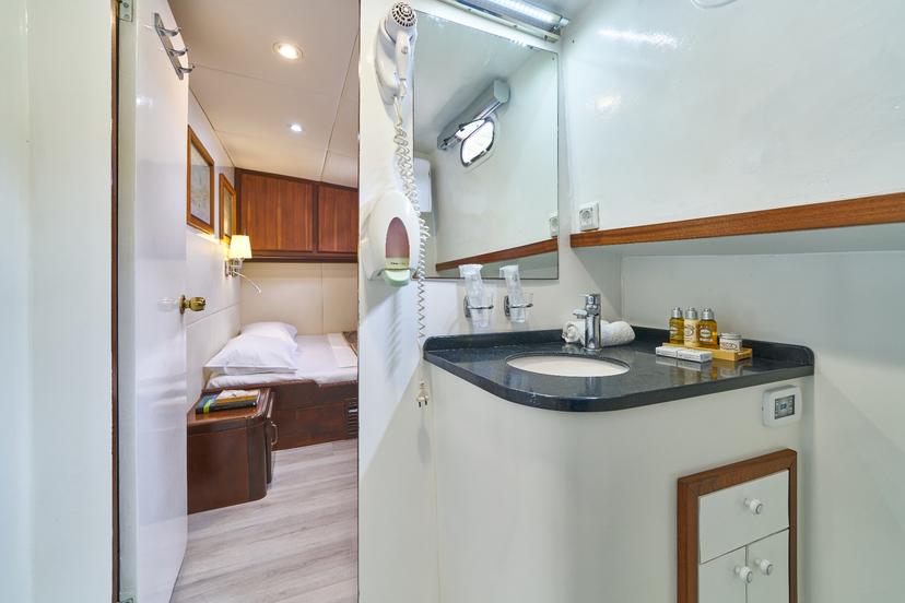 Double Cabin (x4) image 2