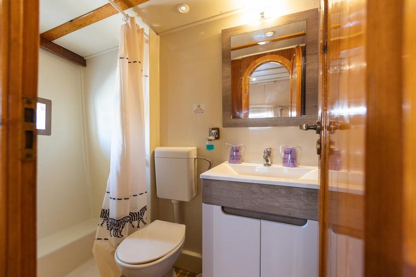 Double Cabin (x4) image 4