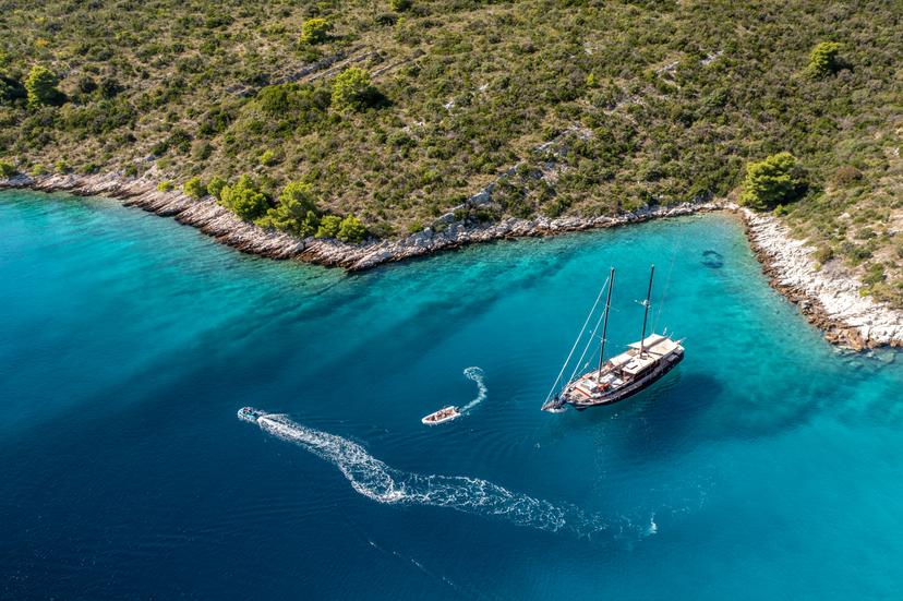 Water Toys & Tenders image 1