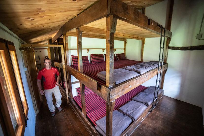 Refugi Sant Jordi image 2