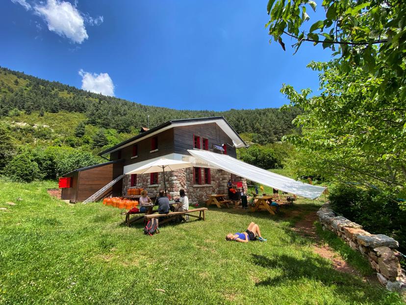 Refugi Sant Jordi image 1