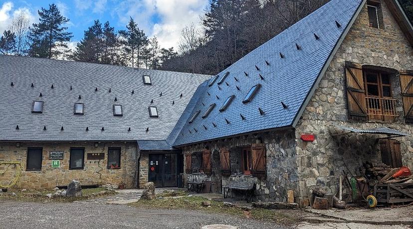 Refugio de Pineta image 2