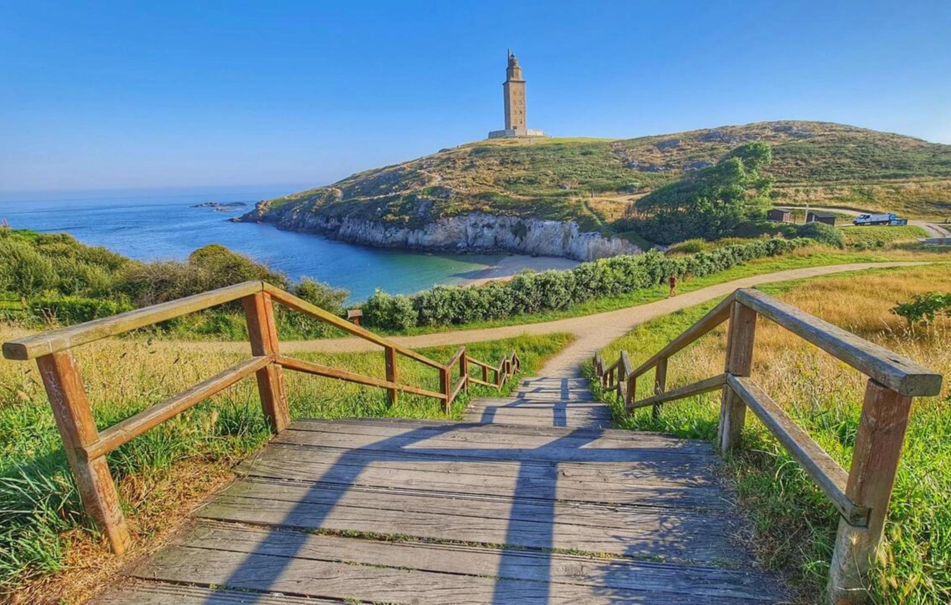 Torre de Hércules al fondo en A Coruña, Galicia