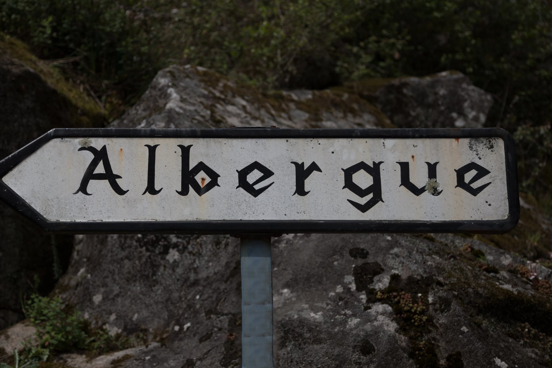 Sign to the Albergue of Padron on the Camino Portugues in Spain