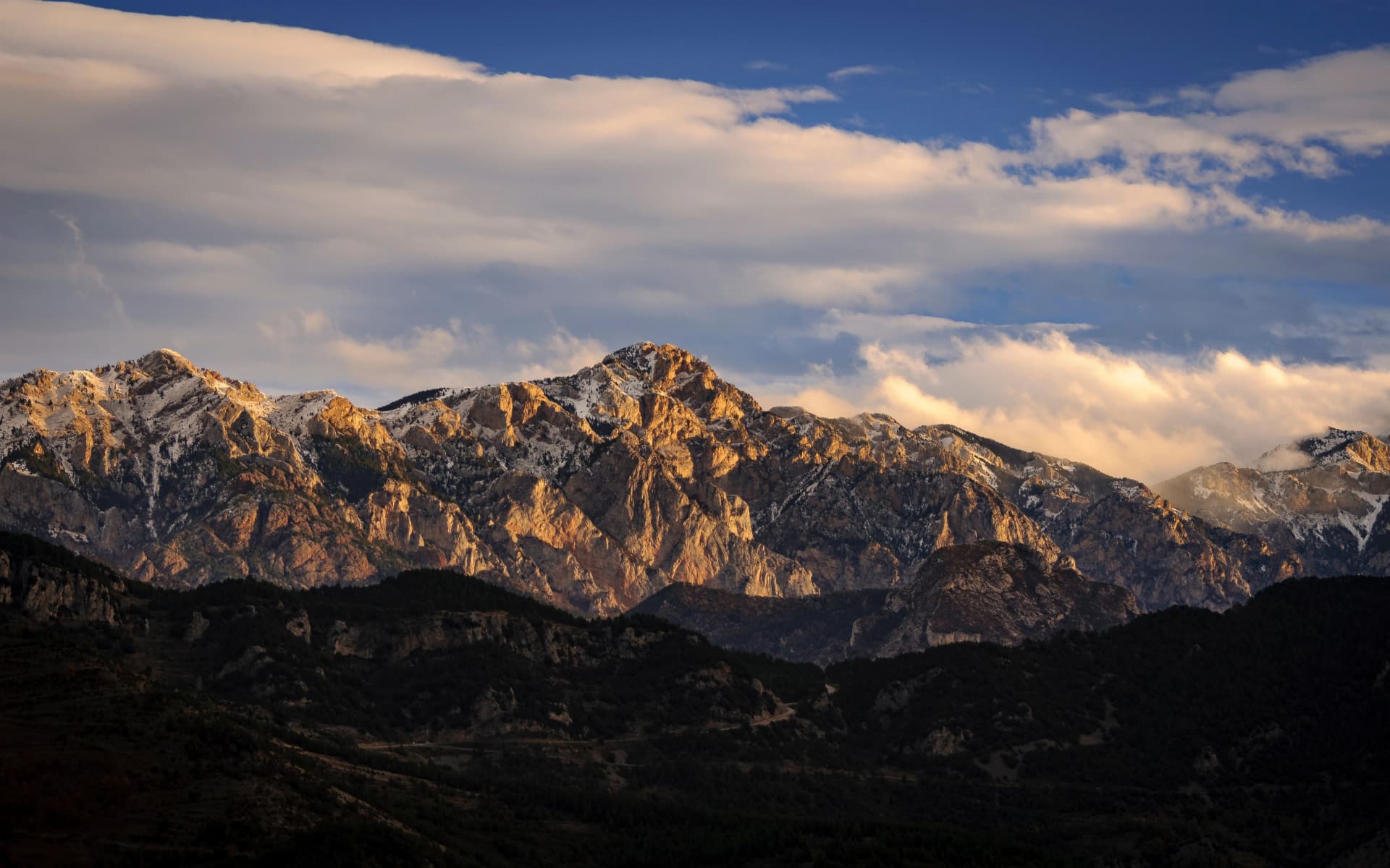 Sunrise over the Moixeró and Tosa d'Alp mountains (Berguedà, Catalonia, Spain, Pyrenees)