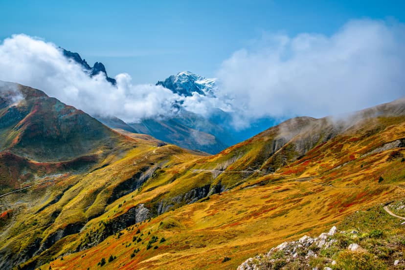 Widok z Col de Balme, Le Tour, Montroc, Francja, Alpy, Chamonix, masyw Mont Blanc. Zdjęcie wykonane we wrześniu 2025, jesień