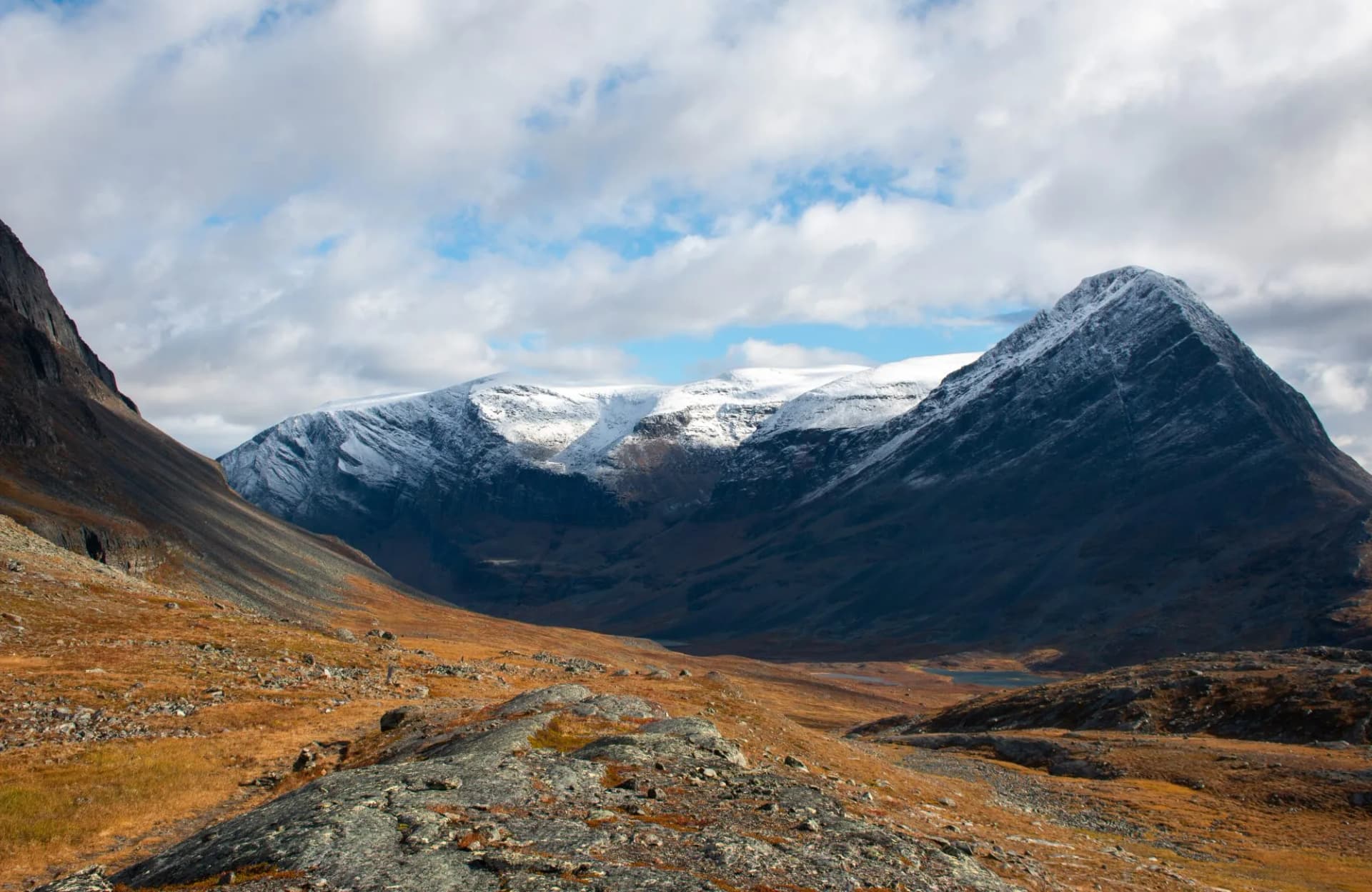 Kungsleden trail on the way to Kebnekaise Mountain Station, September 2020