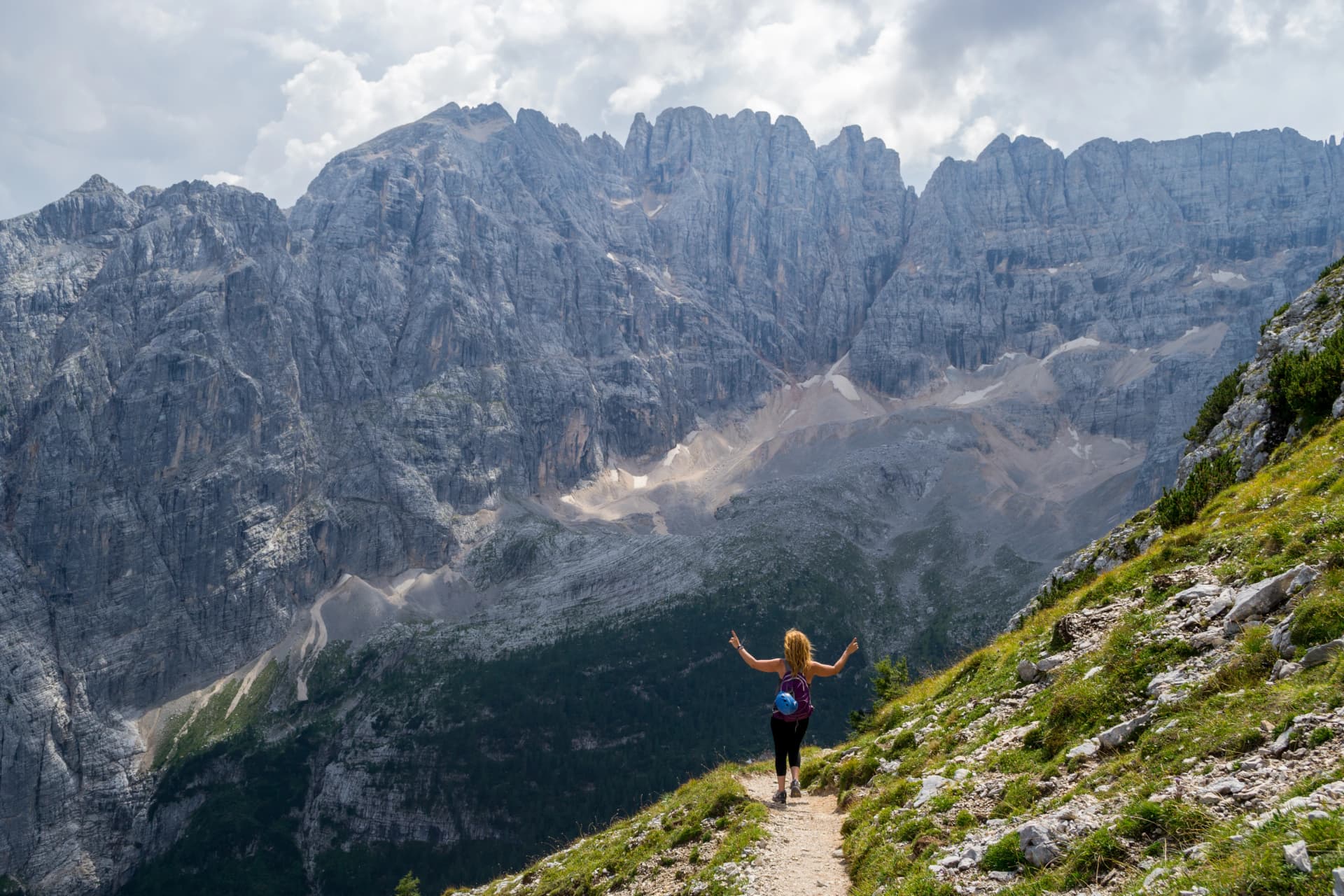 hike to Lago di Sorapis: Passo Tre Croci (1809 m) - Forcella Marcoira (2307 m) - Rif. Al Sorapiss A. Vandelli (1928 m) via 216 - Passo Tre Croci via 215