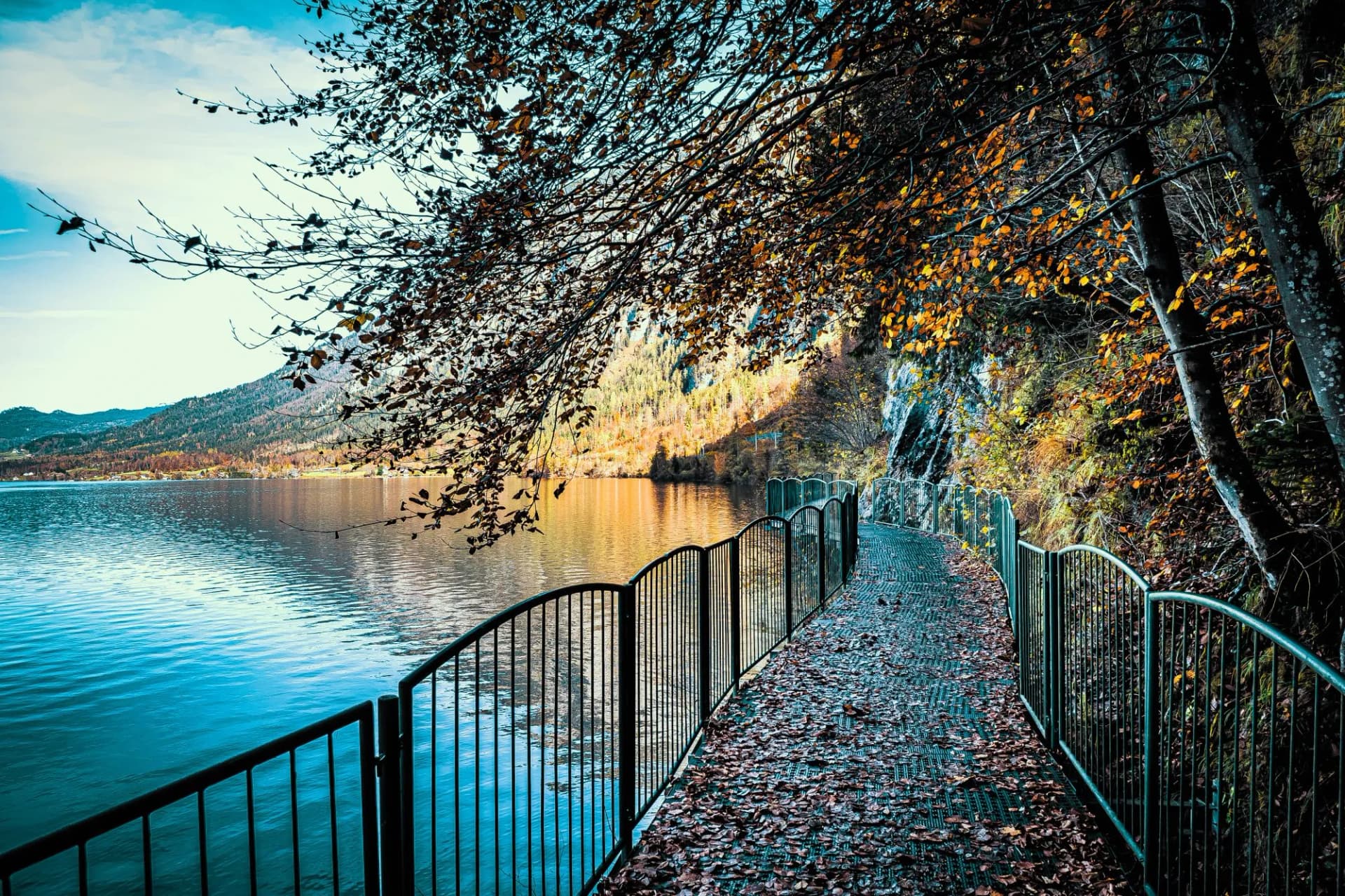 View of the elevated hiking trail and walkway along the east bank of the Hallstätter See (Lake Hallstatt) in Salzkammergut region, OÖ, Upper Austria