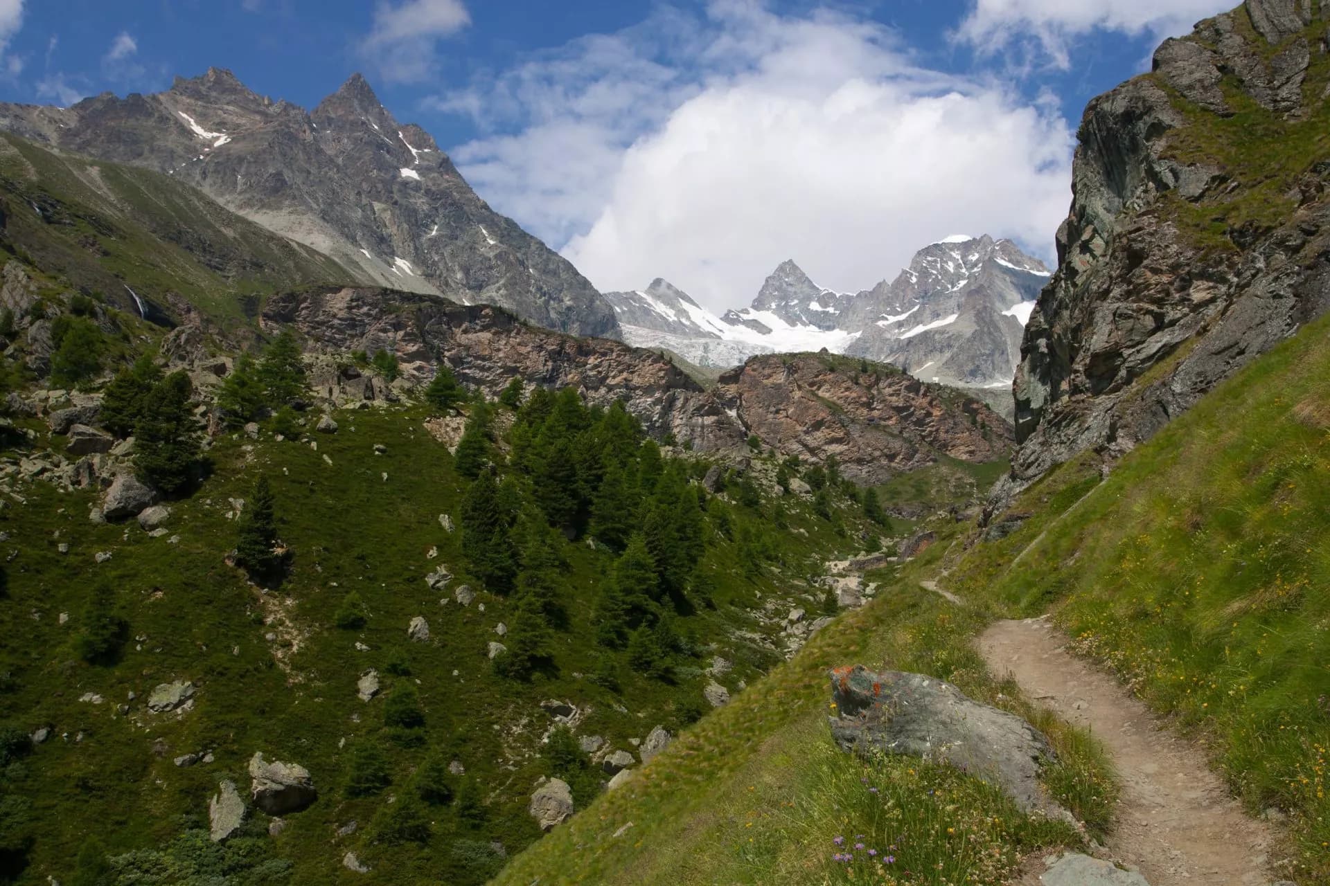 hiking up the trift gorge